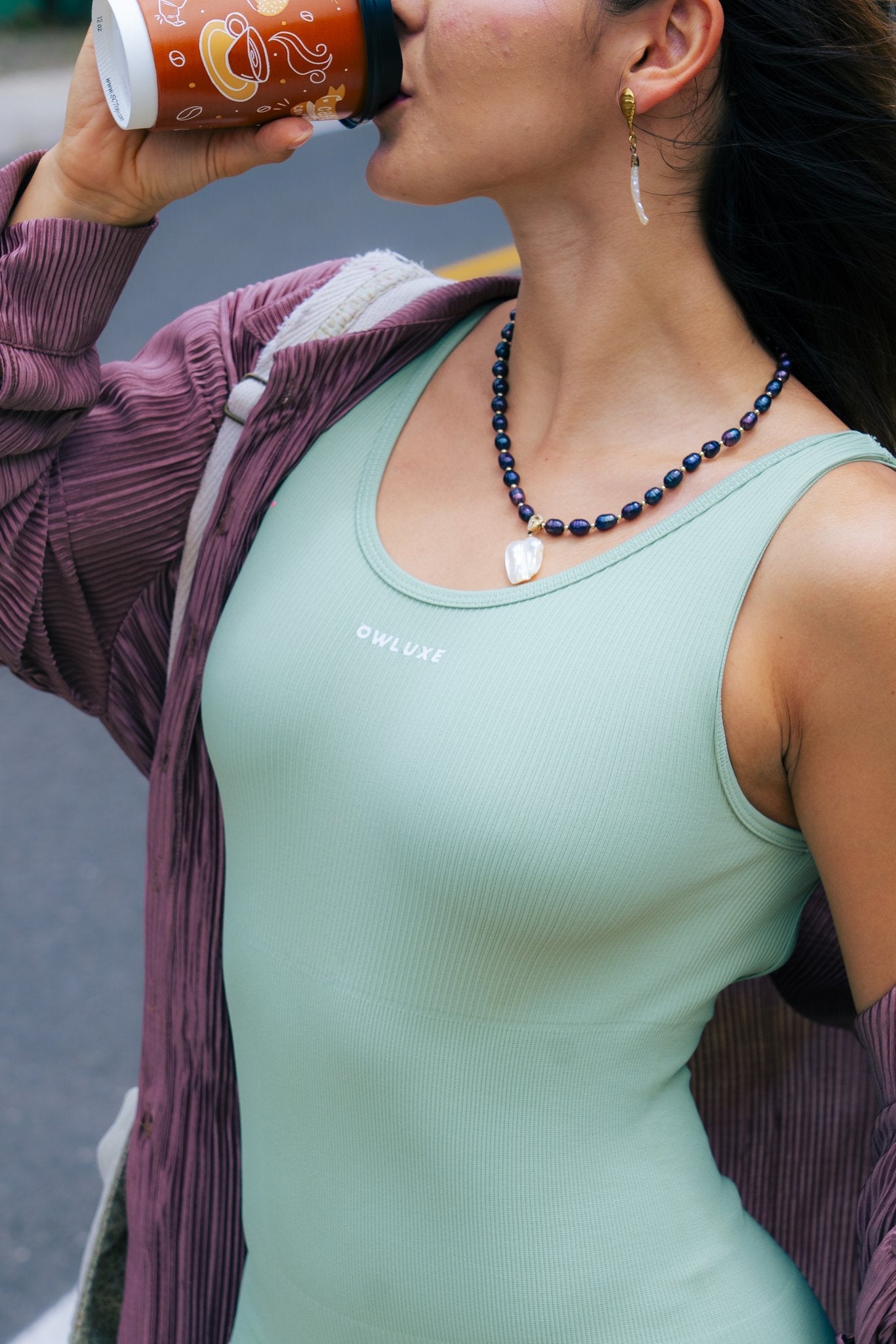 Enterizo deportivo Matcha en uso diario, look de calle